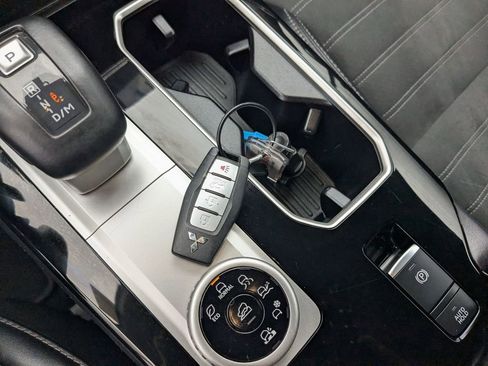 Used 2025 Mitsubishi Outlander SE image 28