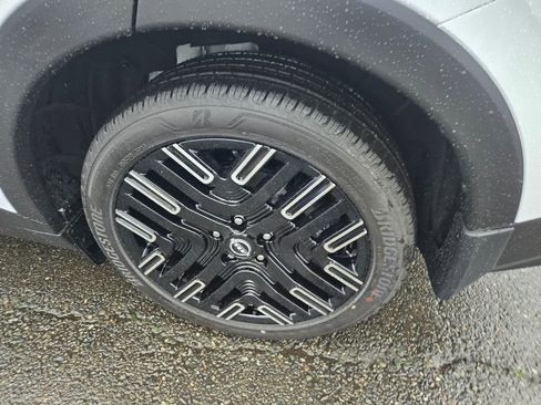 New 2026 Nissan Leaf Platinum+ w/ Cargo Package (Platinum+) image 5