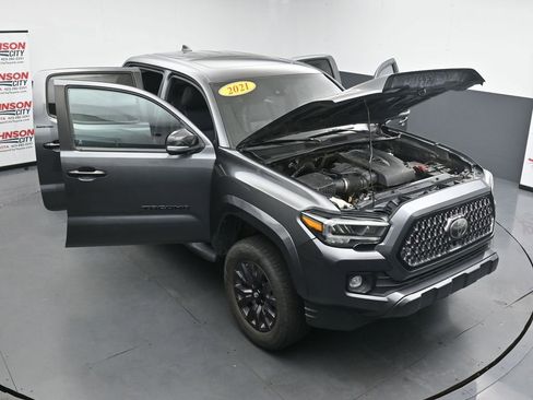 Used 2021 Toyota Tacoma Limited w/ Nightshade Package AWD/4WD image 42