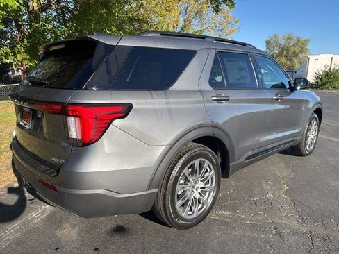 New 2026 Ford Explorer Active w/ Active Comfort Package image 5