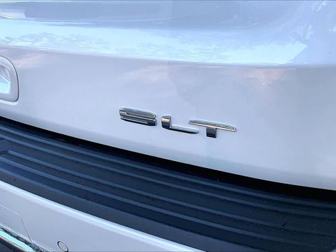 Used 2021 GMC Yukon SLT w/ SLT Premium Package image 10