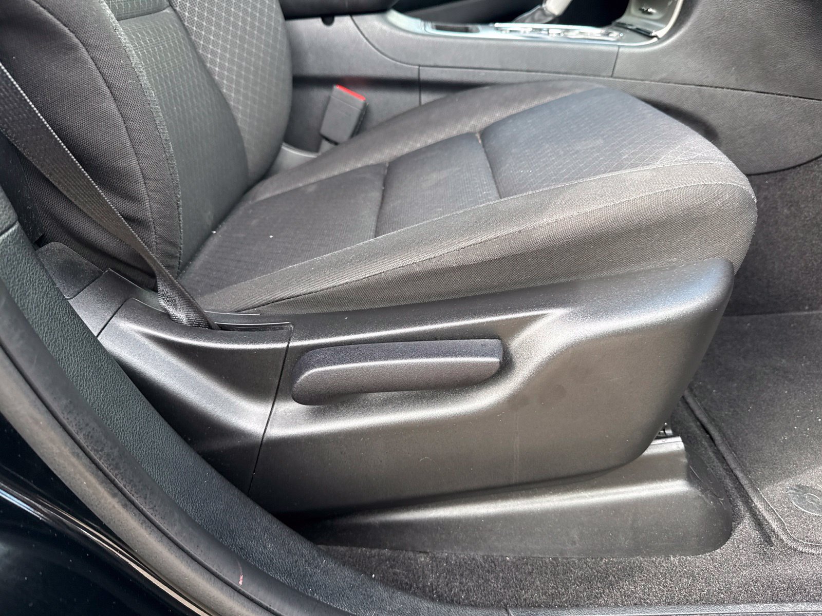 Used 2021 Jeep Grand Cherokee Laredo w/ Security & Convenience Group AWD/4WD image 20