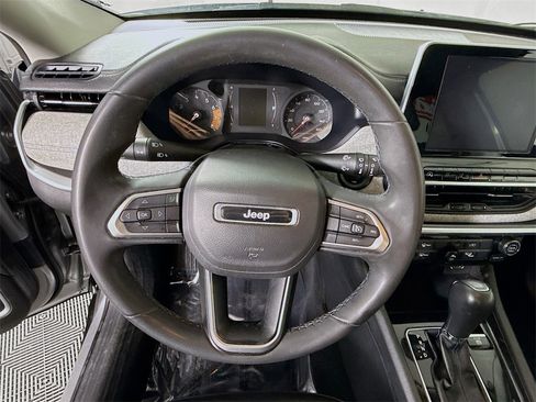 Used 2022 Jeep Compass Latitude image 19