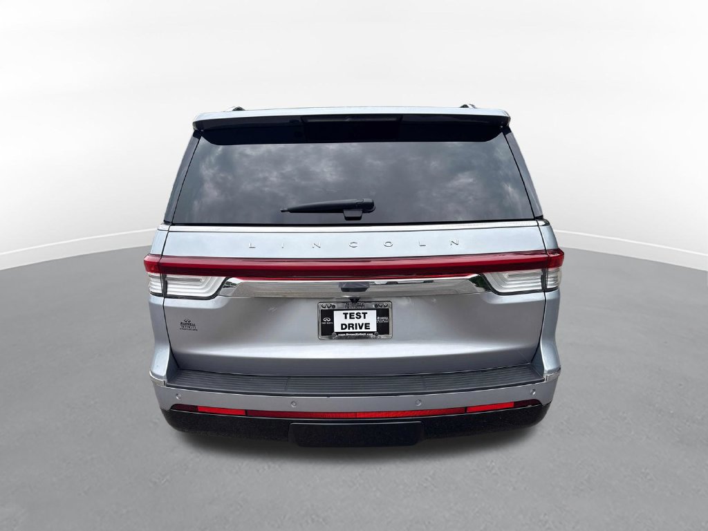 Used 2023 Lincoln Navigator Reserve AWD/4WD image 7