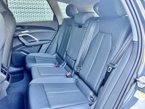 Used 2025 Audi Q5 Premium Plus image 11