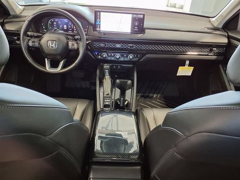Used 2023 Honda Accord Touring image 19