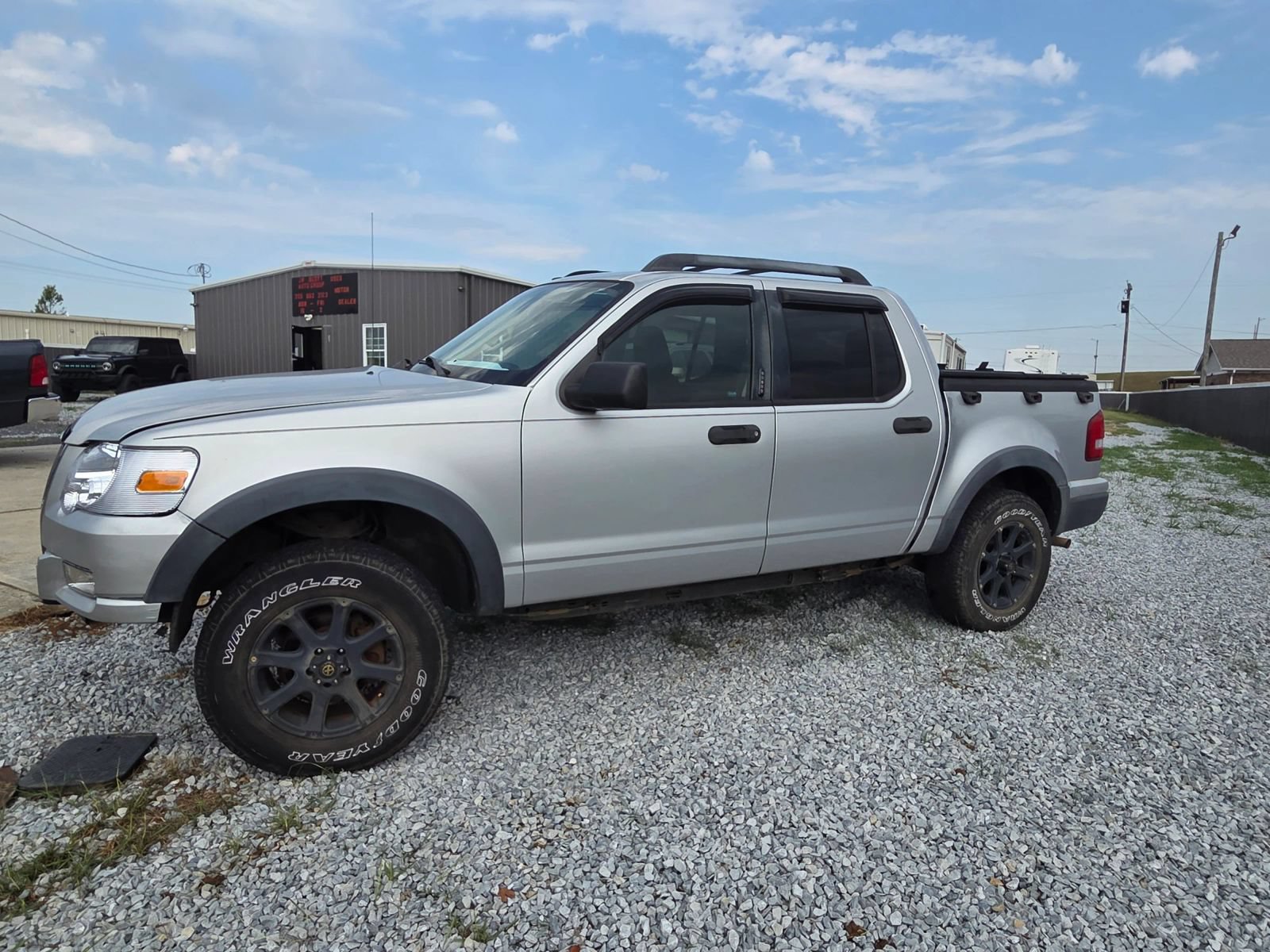 Used 2010 Ford Explorer Sport Trac XLT RWD image 1
