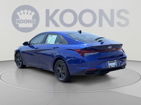 Certified 2023 Hyundai Elantra SEL w/ Cargo Package FWD image 4