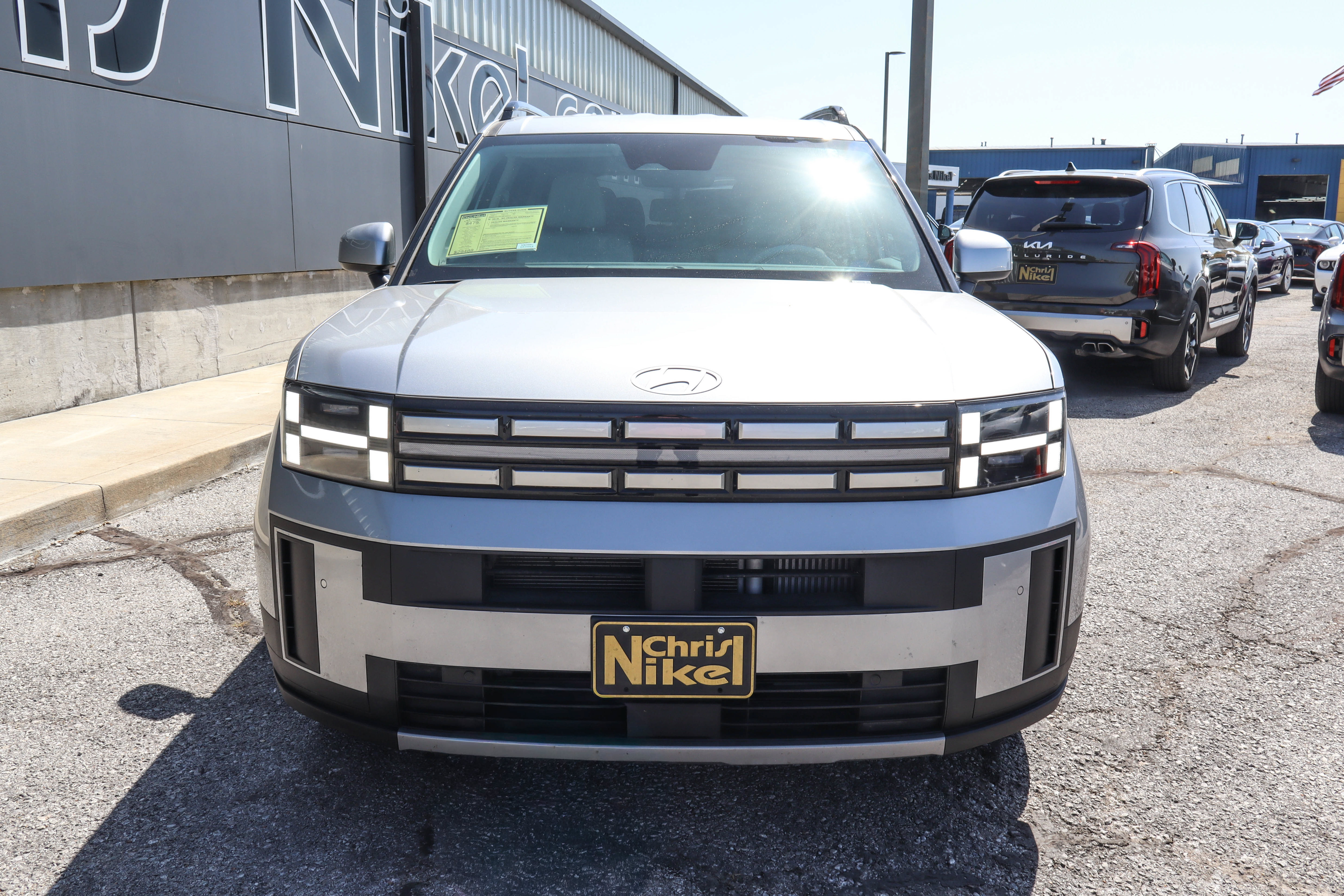 Used 2025 Hyundai Santa Fe SEL FWD image 2