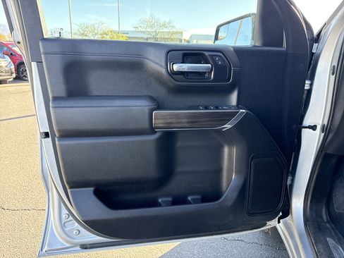 Used 2021 Chevrolet Silverado 1500 LT image 12