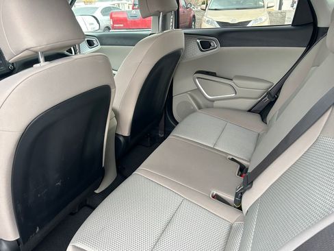 Used 2022 Kia Soul LX FWD image 27