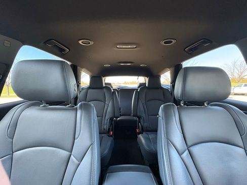 Used 2024 Buick Enclave Premium image 47