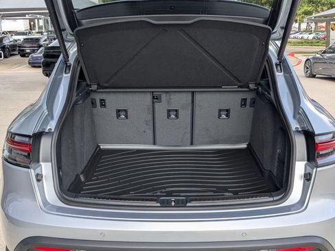 Certified 2026 Porsche Macan AWD/4WD image 23