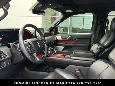 Used 2021 Lincoln Navigator Reserve w/ Luxury Package AWD/4WD image 3