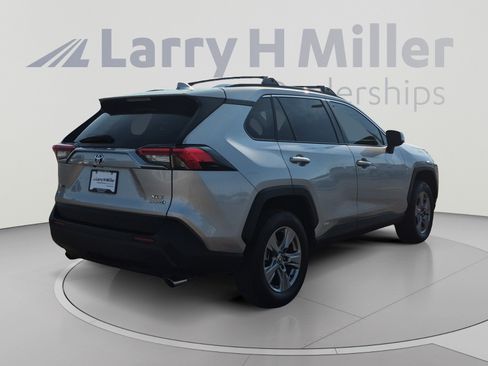 Certified 2022 Toyota RAV4 XLE w/ Convenience Package AWD/4WD image 5