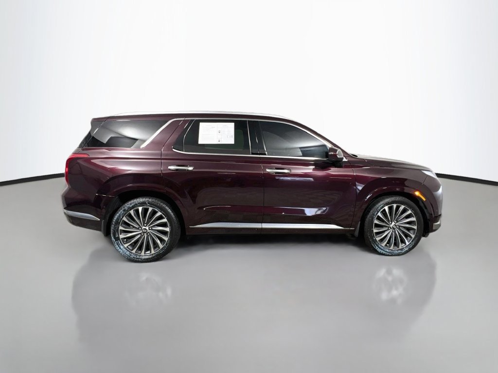 Used 2024 Hyundai Palisade Calligraphy FWD image 2