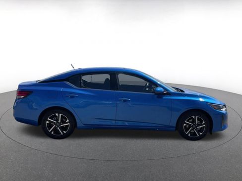 Used 2025 Nissan Sentra SV FWD image 16