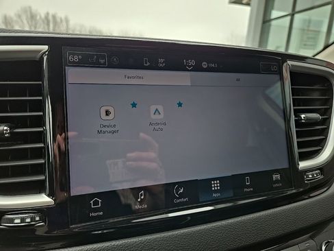 Used 2024 Chrysler Pacifica Touring-L image 51