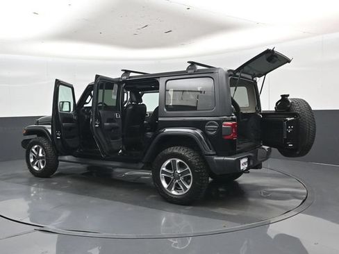 Used 2018 Jeep Wrangler Unlimited Sahara w/ Uconnect 4C Nav & Sound Group AWD/4WD image 59