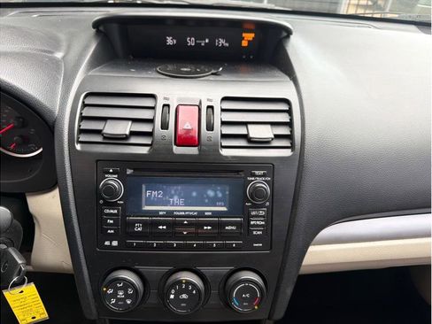 Used 2014 Subaru Crosstrek 2.0i Premium AWD/4WD image 16