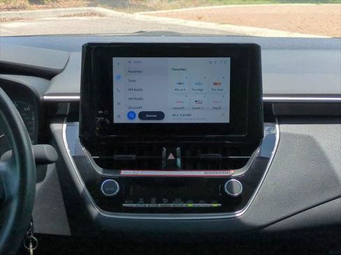 Certified 2025 Toyota Corolla LE FWD image 17