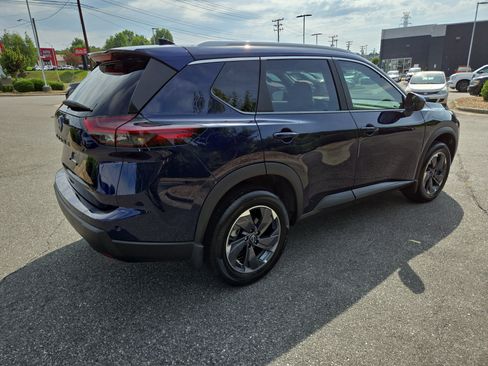 Certified 2026 Nissan Rogue SV w/ SV Premium Package FWD image 5