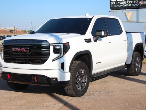 Used 2024 GMC Sierra 1500 AT4 w/ Technology Package AWD/4WD image 4