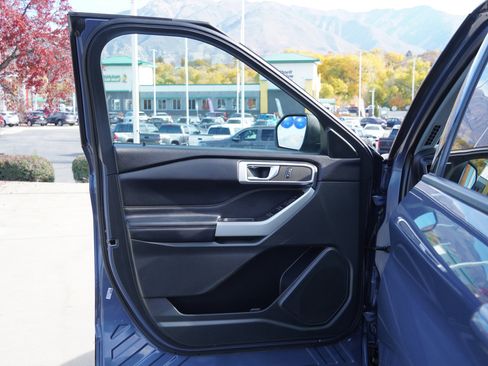 Used 2021 Ford Explorer XLT w/ Equipment Group 202A image 20