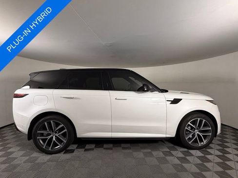 Used 2025 Land Rover Range Rover Sport Dynamic SE AWD/4WD image 9