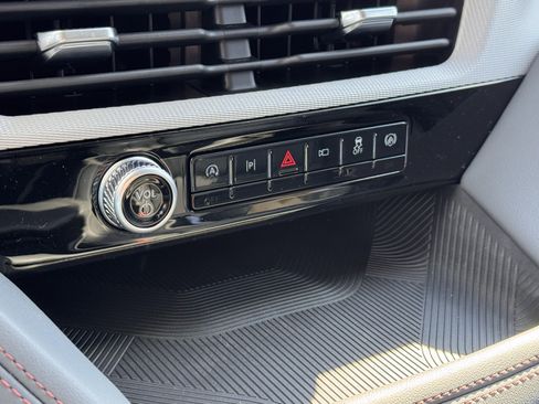 New 2026 Ford Explorer Active w/ Active Comfort Package image 17