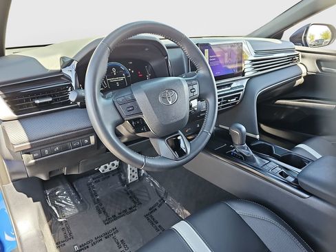 Certified 2025 Toyota Camry SE w/ Convenience Package FWD image 9