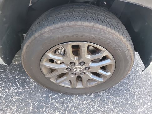 Used 2025 Toyota Tundra Platinum AWD/4WD image 9