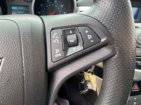 Used 2015 Chevrolet Cruze LT FWD image 19