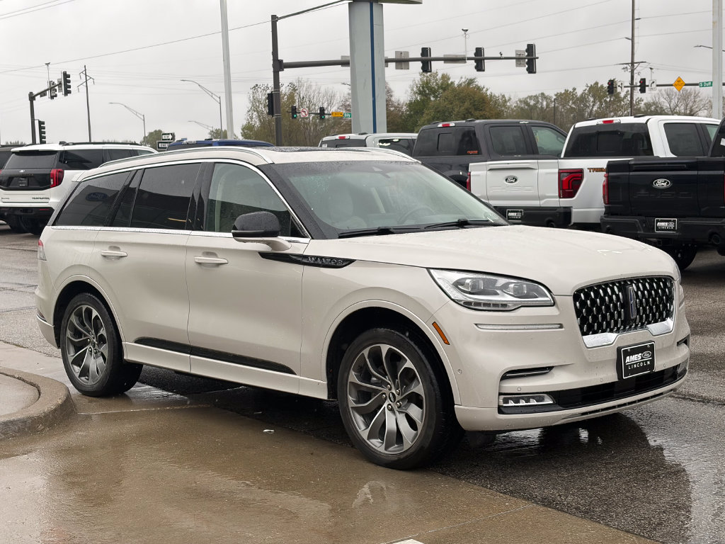 Used 2023 Lincoln Aviator Grand Touring w/ Equipment Group 301A AWD/4WD image 7