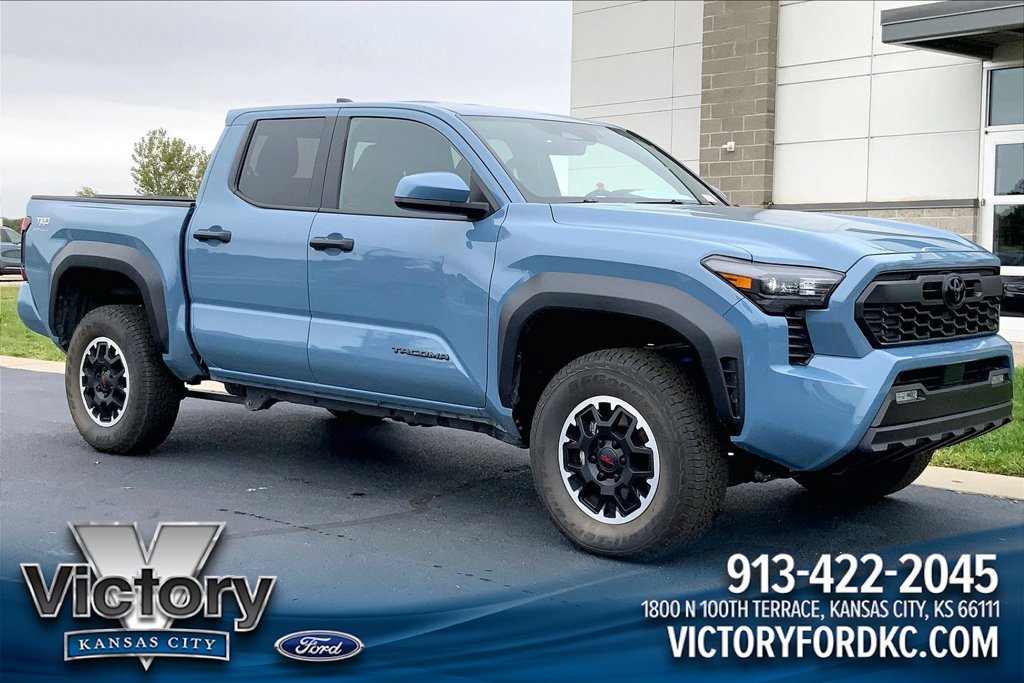 Used 2026 Toyota Tacoma TRD Off-Road AWD/4WD image 1