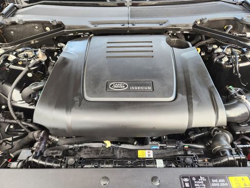 Certified 2025 Land Rover Defender 110 S image 32