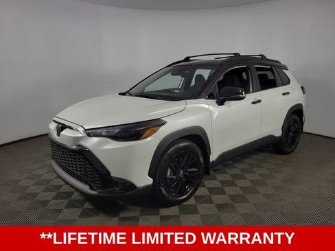 Used 2025 Toyota Corolla Cross AWD Hybrid w/ Moonroof Package image 3