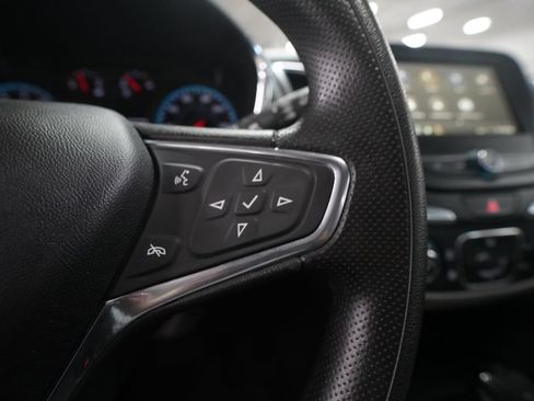 Used 2019 Chevrolet Equinox LS FWD image 18