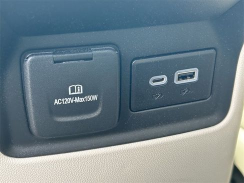 Used 2023 GMC Acadia Denali w/ Denali Ultimate Package image 23