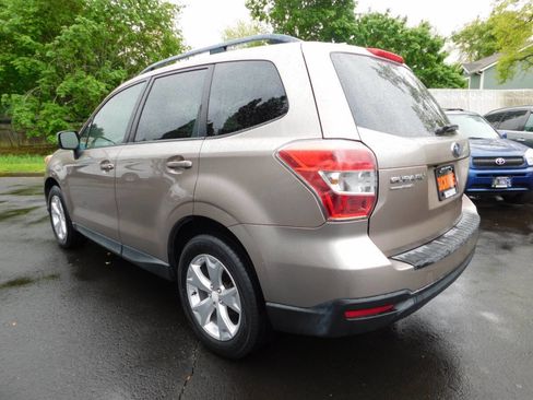 Used 2016 Subaru Forester 2.5i Premium w/ Popular Package #2 AWD/4WD image 3