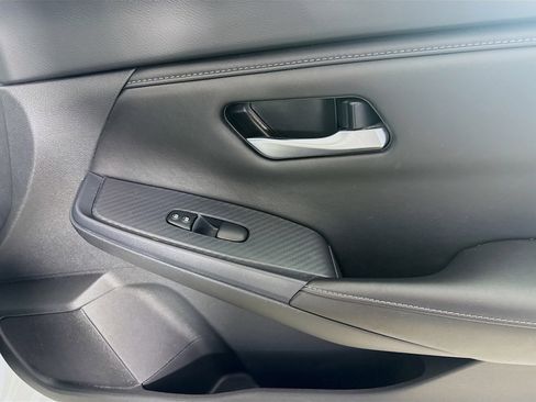 Used 2024 Nissan Sentra SV FWD image 31