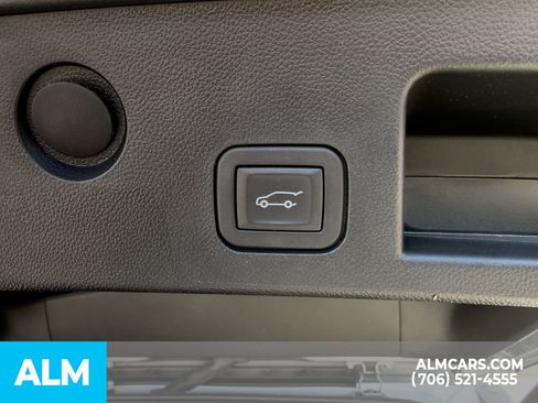 Used 2025 Chevrolet Equinox LT w/ Convenience Package II image 18