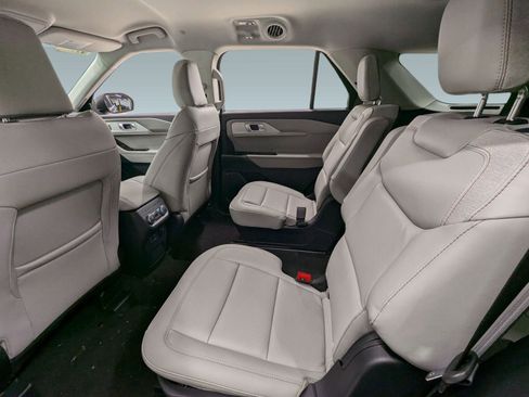 New 2026 Ford Explorer Active w/ Active Comfort Package image 19