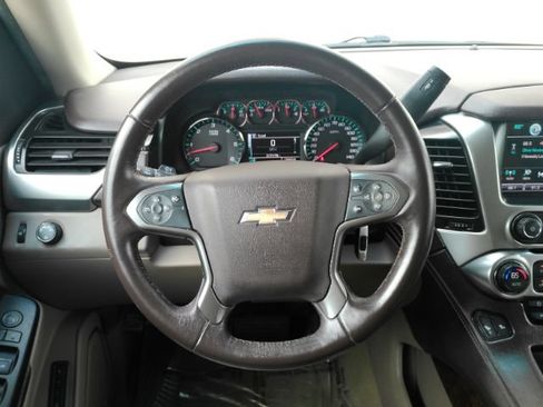 Used 2016 Chevrolet Suburban LT RWD image 39