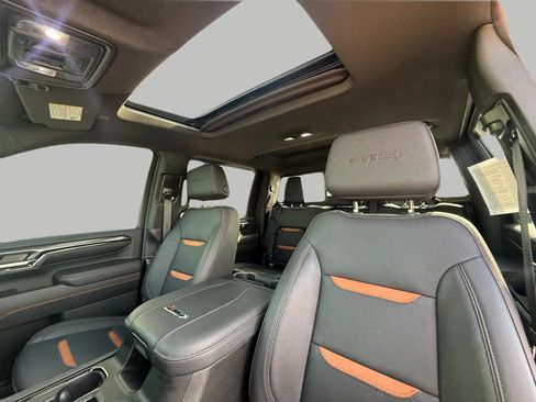 Used 2024 GMC Sierra 2500 AT4 w/ Technology Package image 40