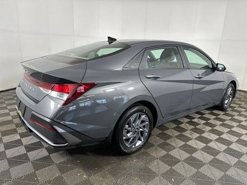 Certified 2024 Hyundai Elantra SEL image 3