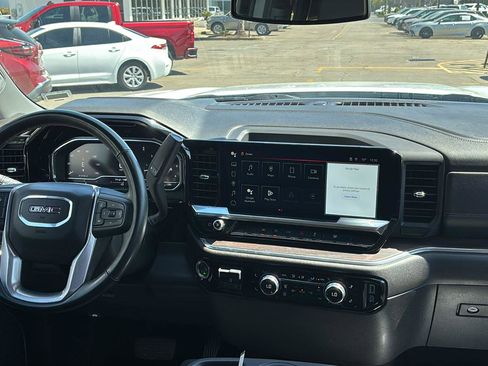 Certified 2025 GMC Sierra 1500 SLT image 23