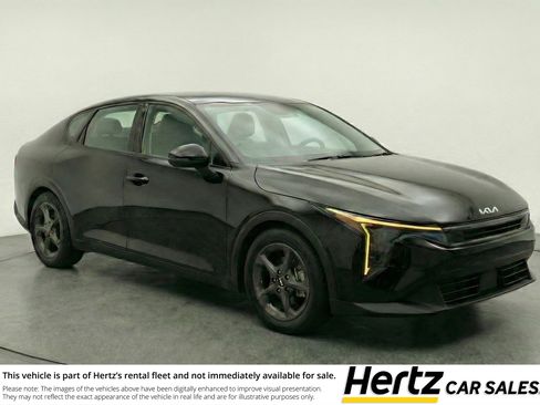 Used 2025 Kia K4 LXS FWD image 1
