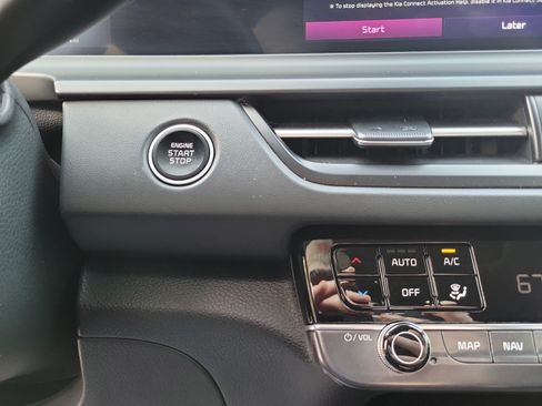 Used 2025 Kia Seltos EX w/ EX Sunroof Package FWD image 20