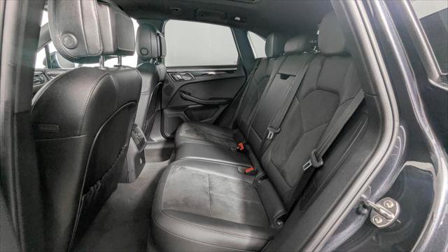 Used 2019 Porsche Macan AWD/4WD image 17